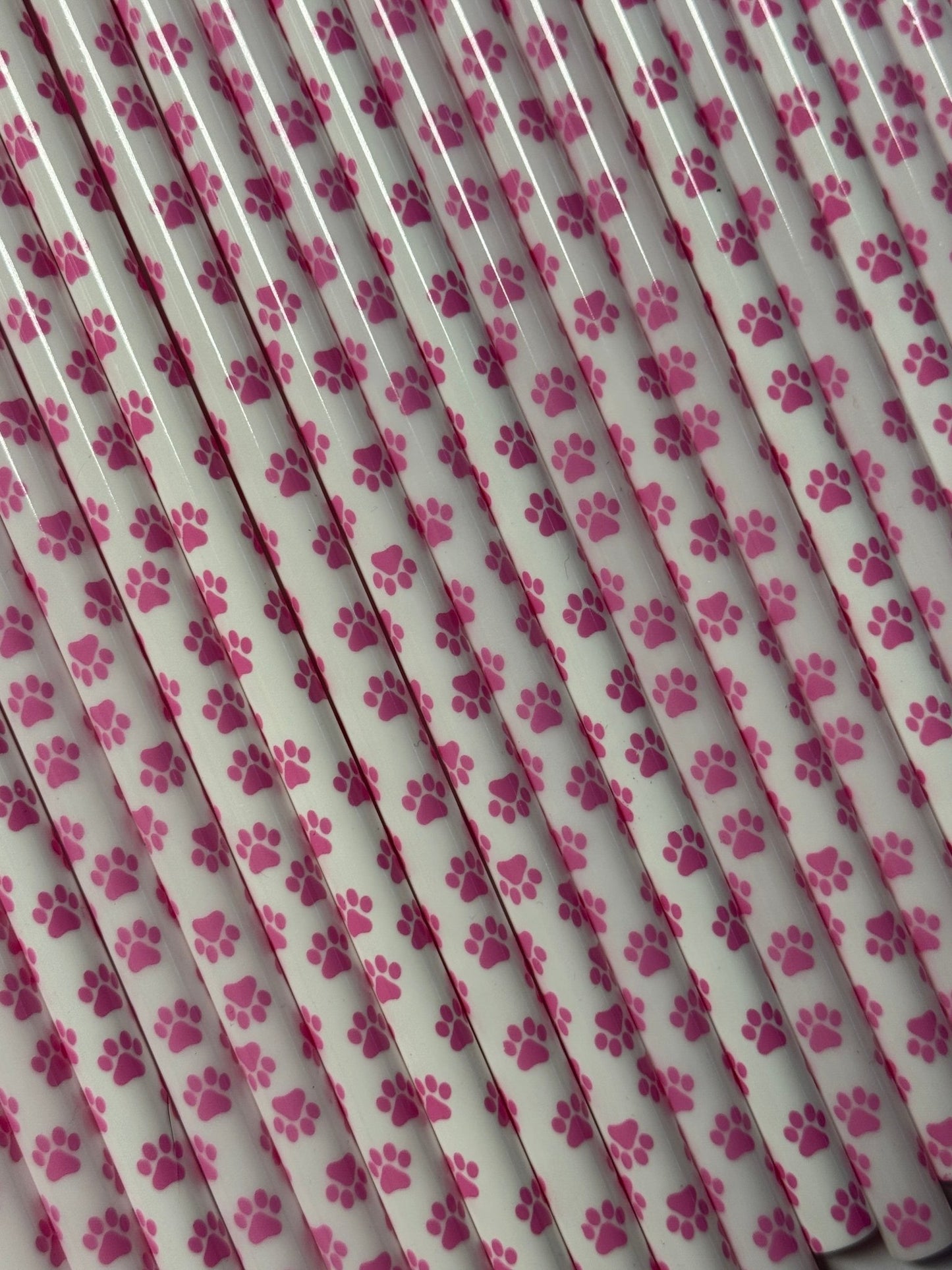 598 Pink Paw Prints (White) 32 - 40oz - 216 Tumblers