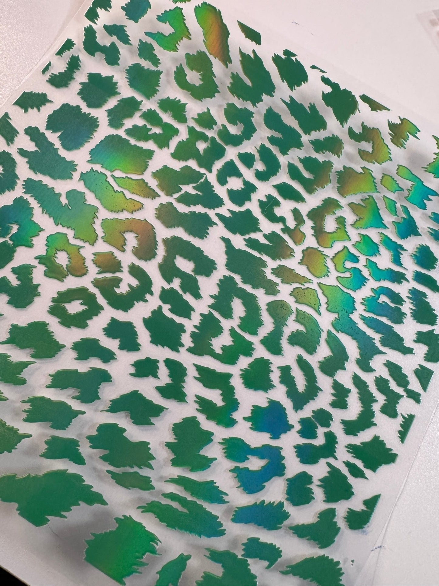 LIGHT GREEN HOLOGRAPHIC LEOPARD PRINT - 216 Tumblers