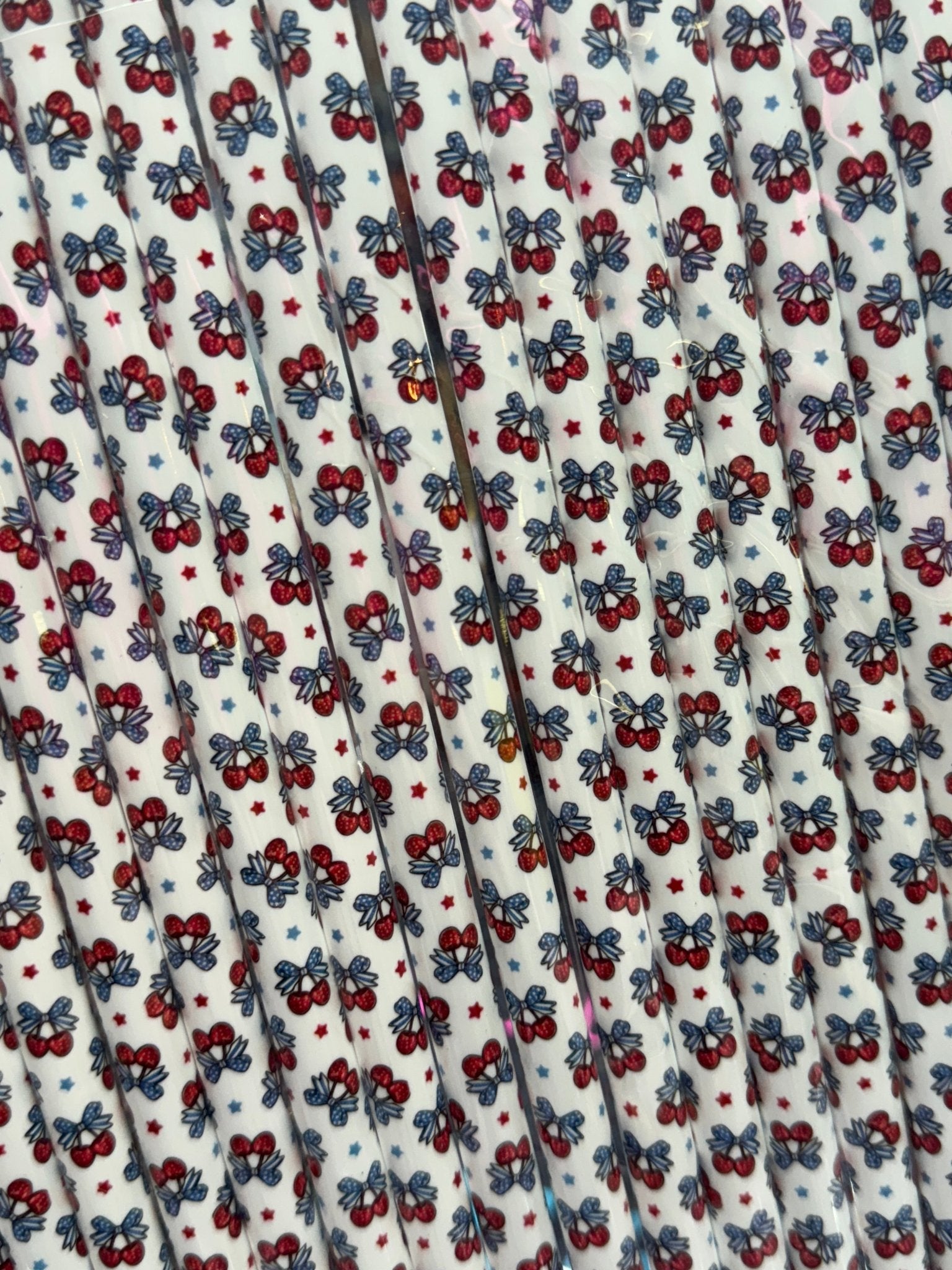 509 Cherries w/bows (White) 32 - 40oz - 216 Tumblers