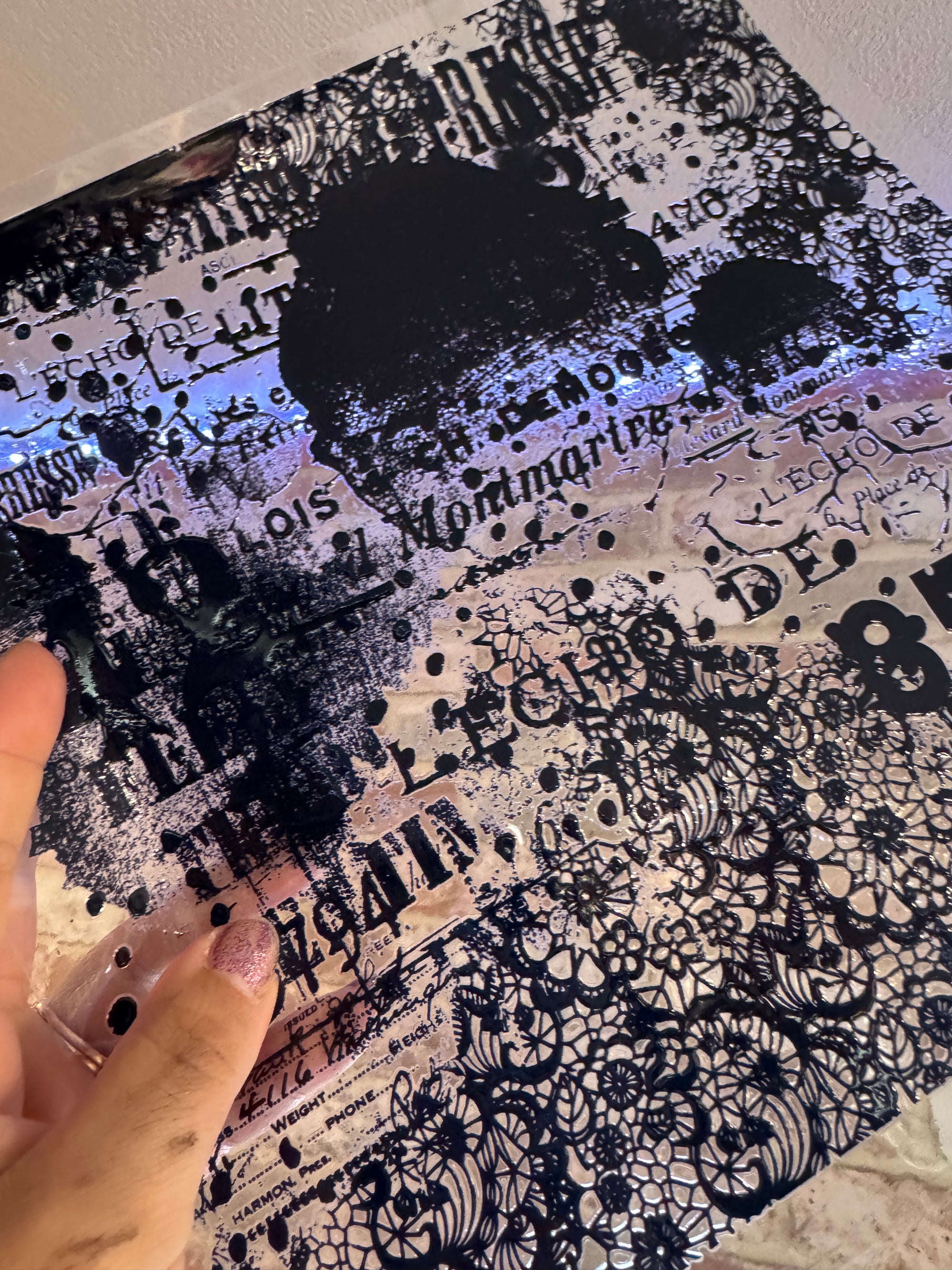434 THE GRUNGE LINE - DARKER THAN IMAGE